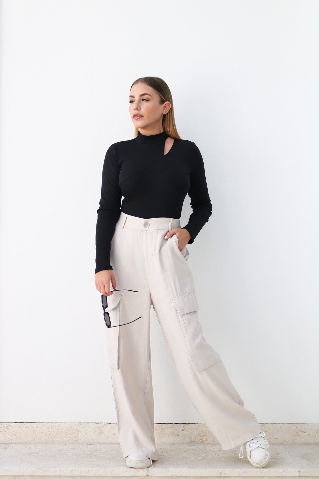 PEEK A BOO BODYSUIT BLACK