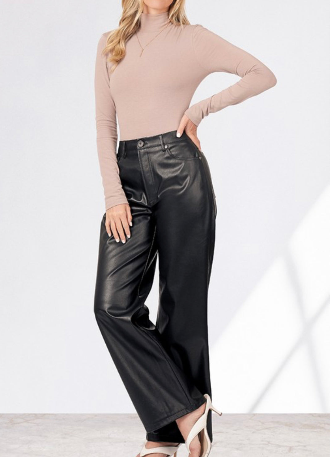 LEATHER TROUSER